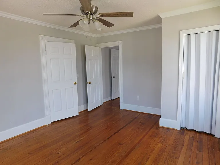 304 Avenue A — Photo 12