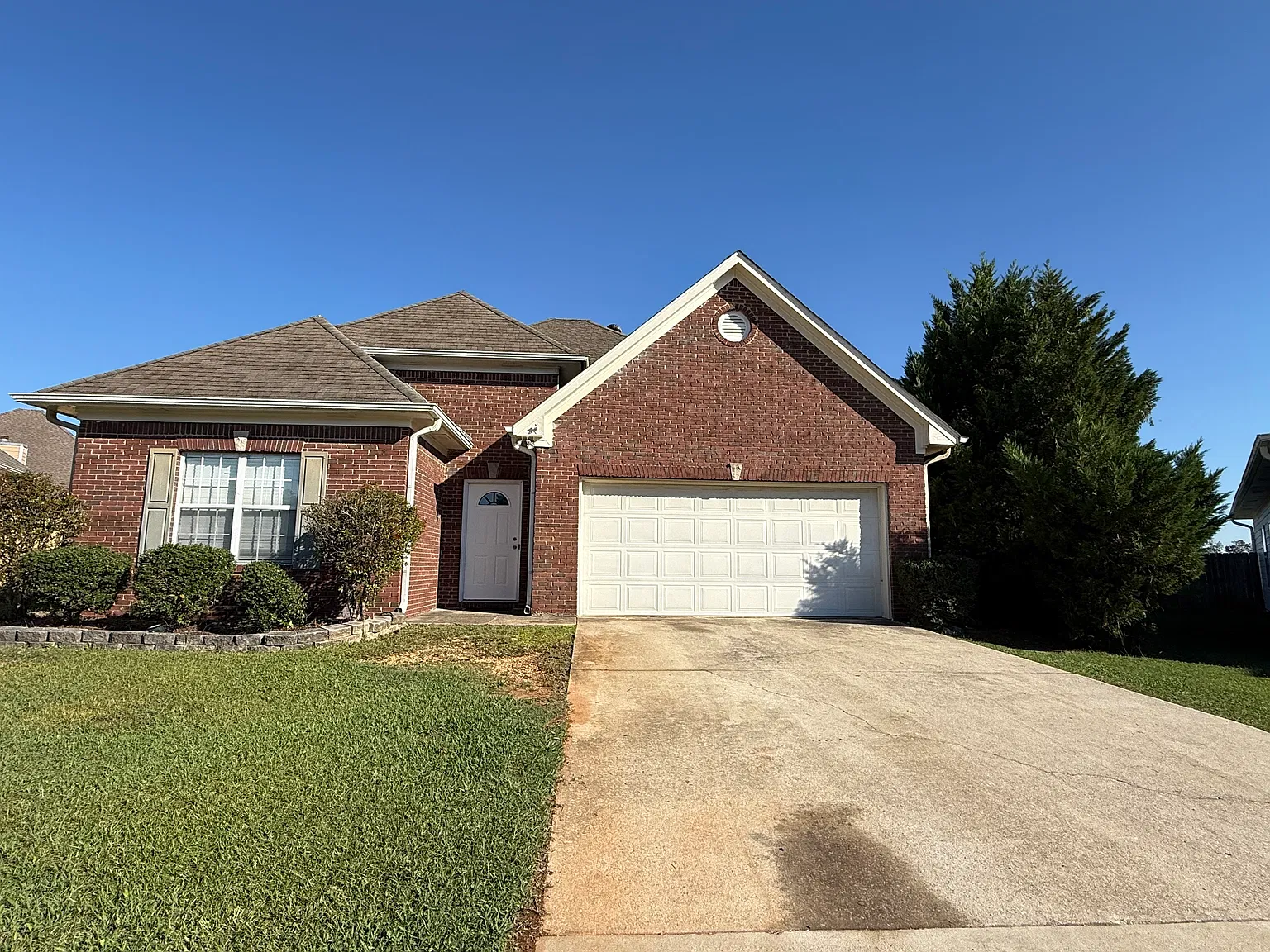 3 bed, 1512 sqft, $1,549 — Photo 1