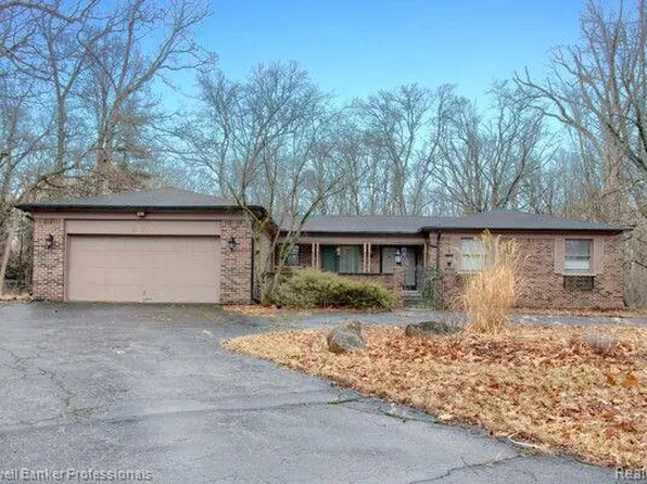 28645 Oak Crest Ct, Farmington Hills, MI 48334