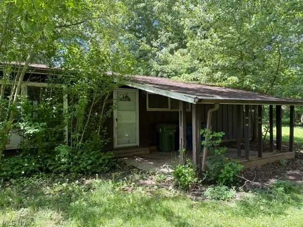2033 Scenic Way, Akron, OH 44312