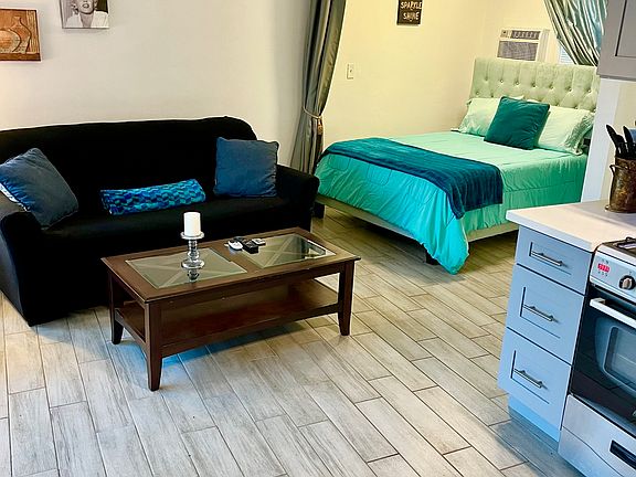 3rd image of 3697 S La Cienega Blvd #11