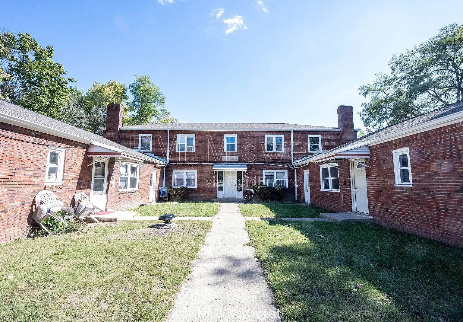 2 bed, 1.0 bath, 729 sqft, $799 — Photo 2