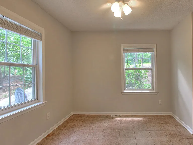 317 Gatewood Ln — Photo 13