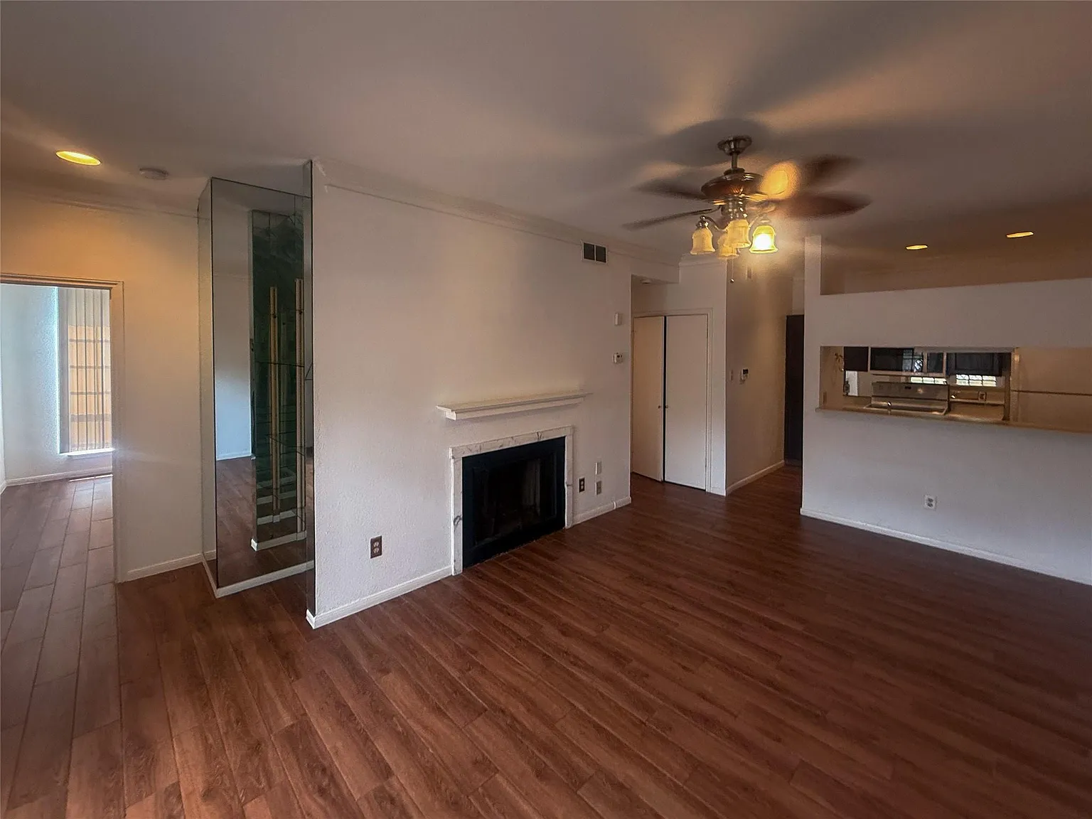 2 bed, 1.0 bath, 776 sqft, $1,125 — Photo 4