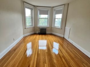 106 Queensberry St APT 3, Boston, MA 02215
