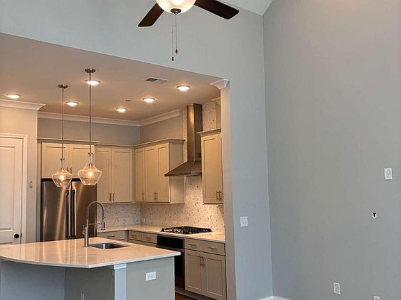 4th image of 1058 Kirkland Cir