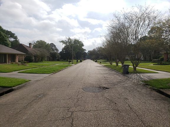 4th image of 15923 Malvern Hill Ave