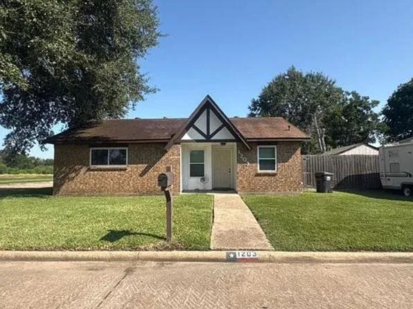 1203 Kathy St, Pasadena, TX 77504