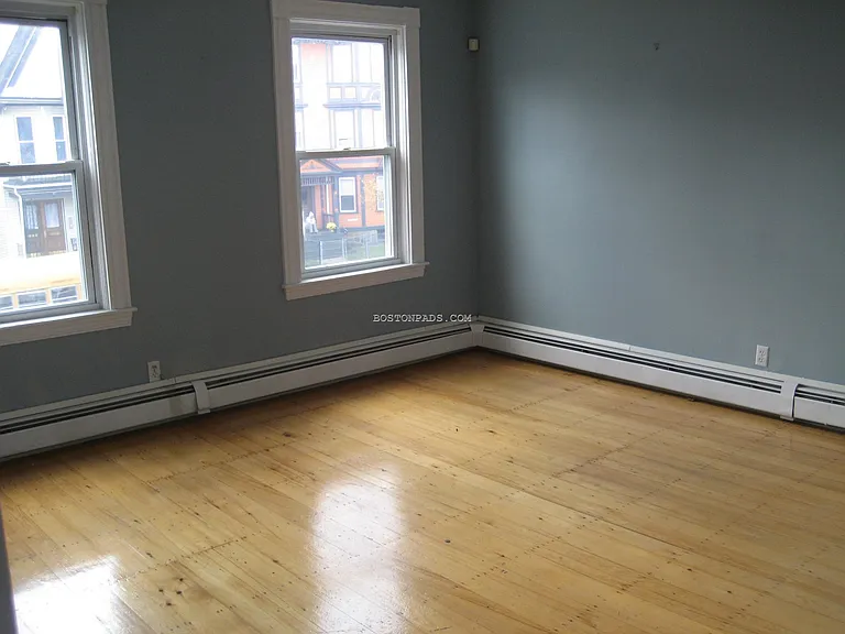 339 Centre St #2 — Photo 3