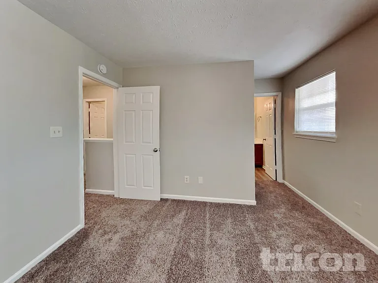 1464 Rebecca Ln — Photo 8