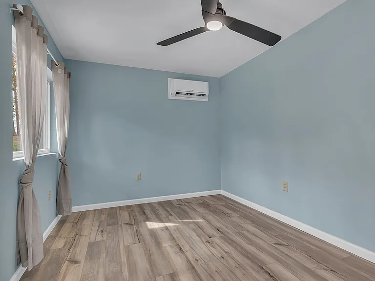 1406 Container Way — Photo 11