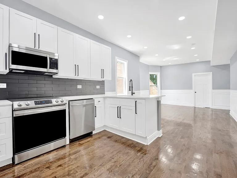 1821 N Kedvale Ave #1 — Photo 8