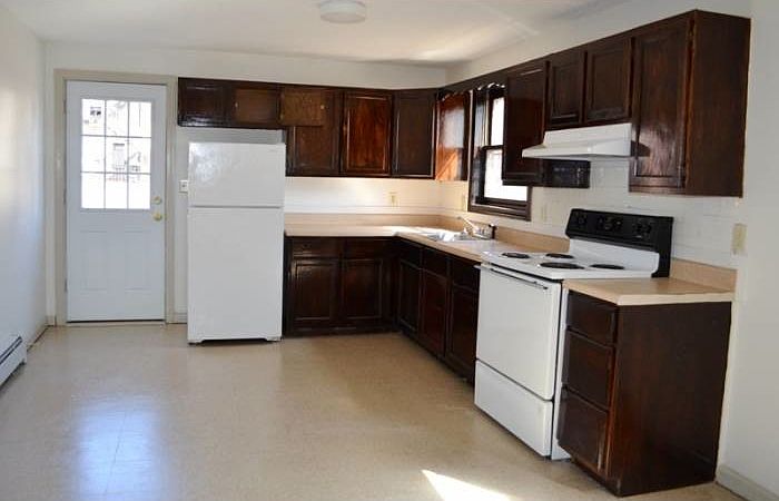 2nd image of 15 Webster St