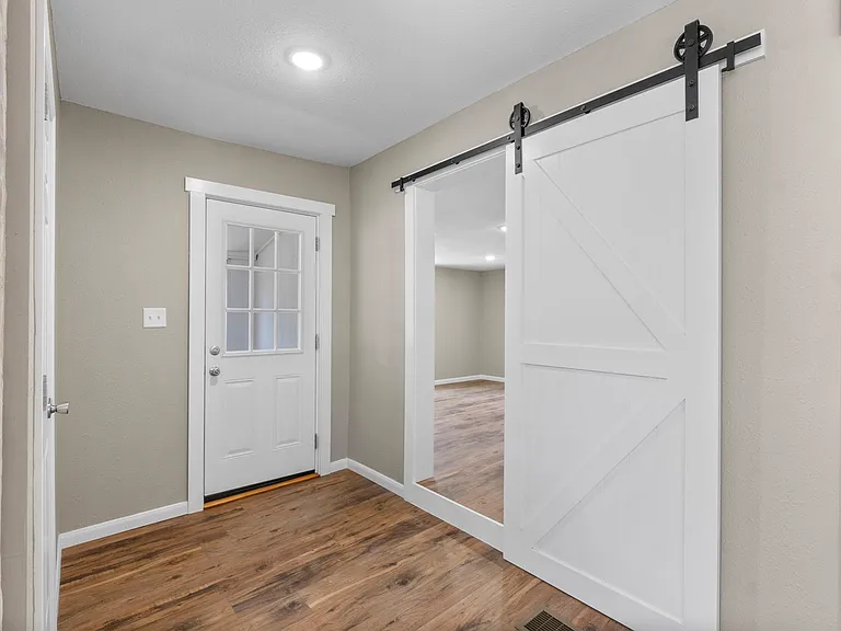 1520 New Madrid St — Photo 7