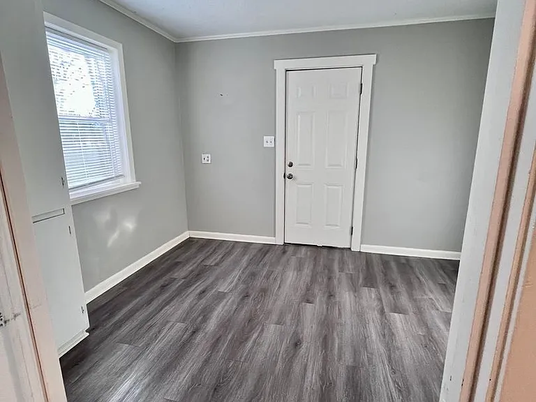 421 E 2nd St — Photo 15
