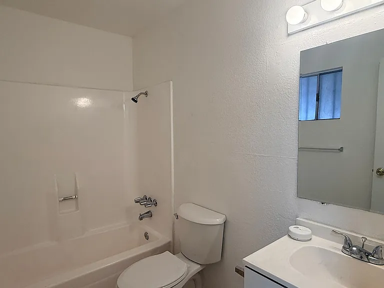 5422 Swenson St #9 — Photo 6
