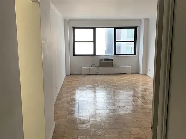 330 E 46th St, New York, NY