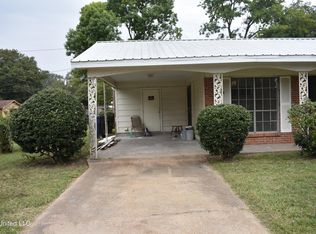 501 Walker St, Indianola, MS 38751
