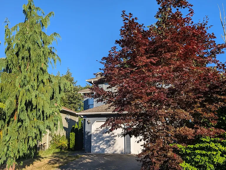 2025 SE 8th Dr — Photo 48