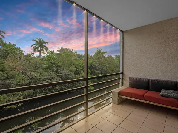 105 Royal Park Drive #3B, Oakland Park, FL 33309
