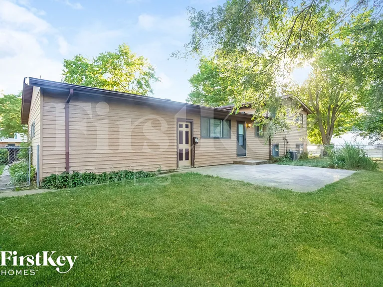 148 Berkshire Dr — Photo 15