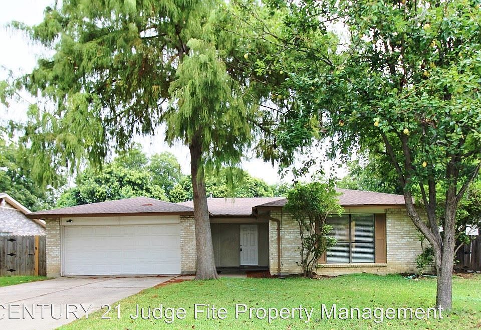 1st image of 2311 Lexington Dr