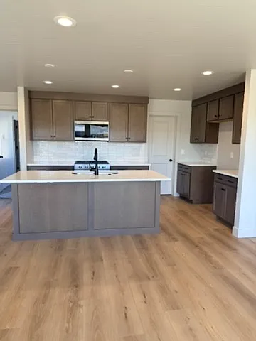 7025 Woods Rose Dr — Photo 6