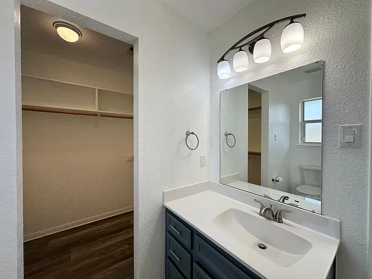 2703 Edgefield St — Photo 32