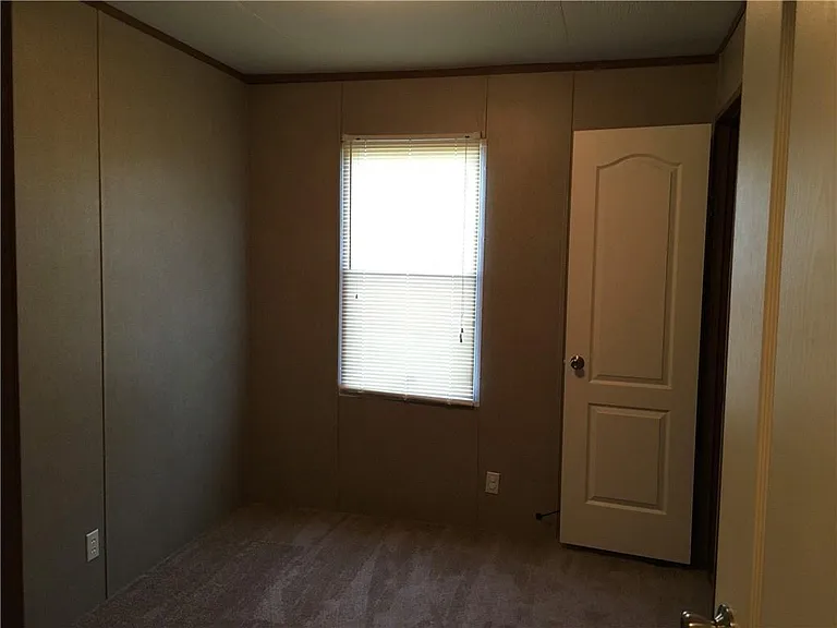 1719 Watterson Rd — Photo 5