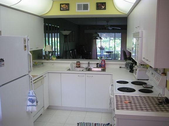 3rd image of 193 Robin Hood Cir Unit 102
