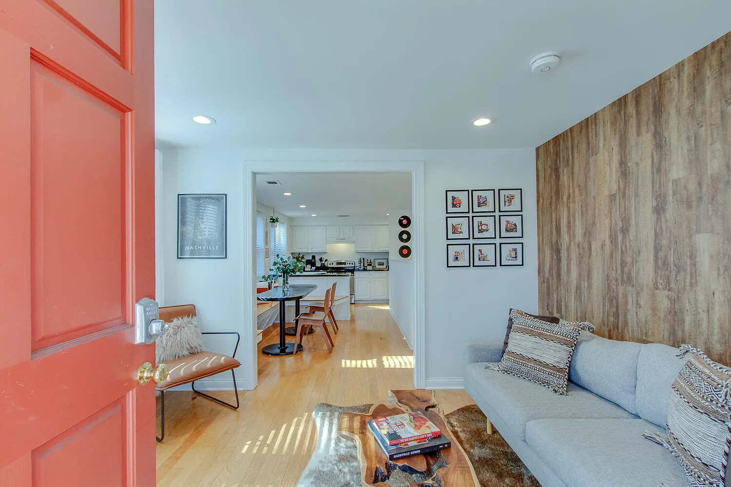 4 bed, 2574 sqft, $4,000 — Photo 3
