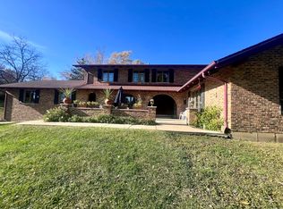 850 Milton Rd, Inverness, IL 60067