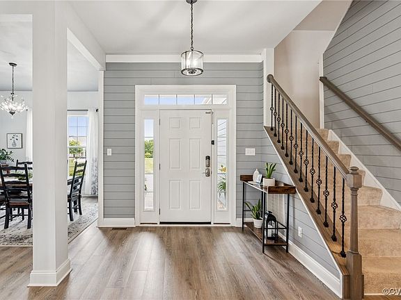 3rd image of 3381 Holywell Cir