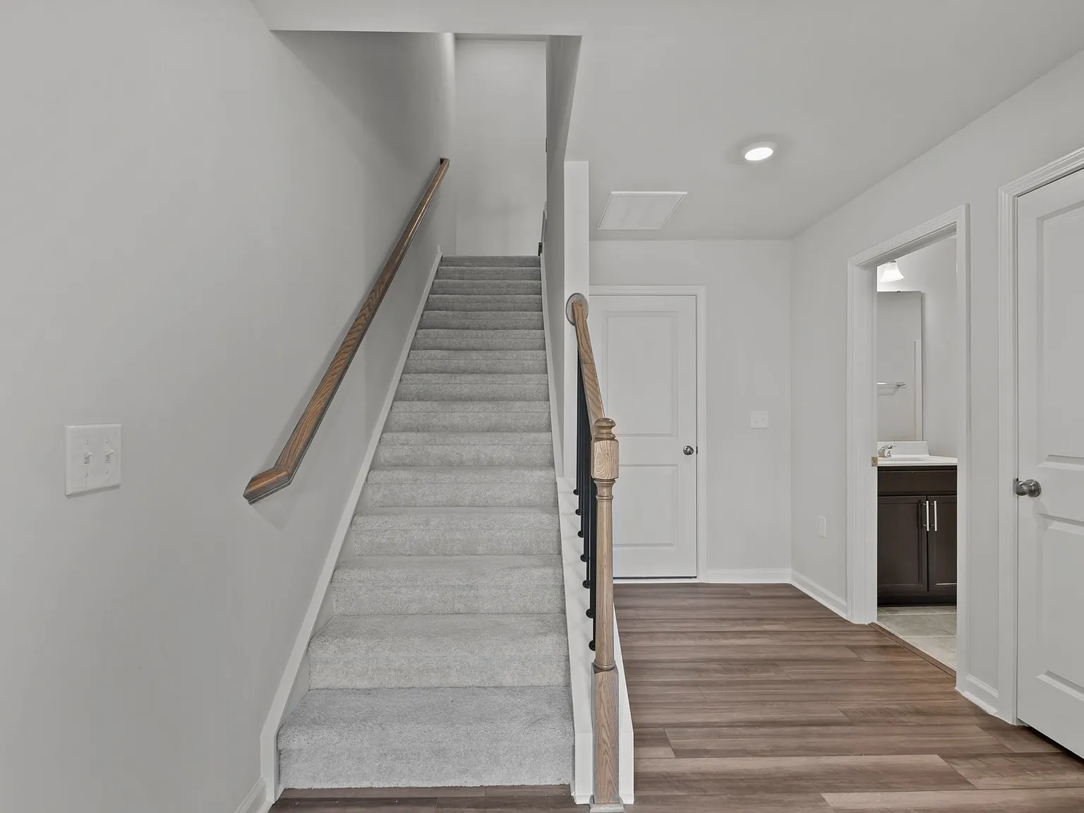 3 bed, 3.5 bath, 1780 sqft, $1,925 — Photo 3