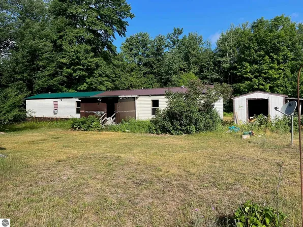 22296 Adams Rd, Copemish, MI 49625