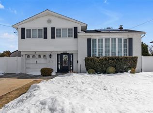 5 W End Avenue, Massapequa, NY 11758