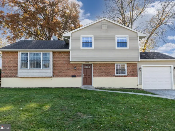 1012 Coronet Ln, Somerdale, NJ 08083