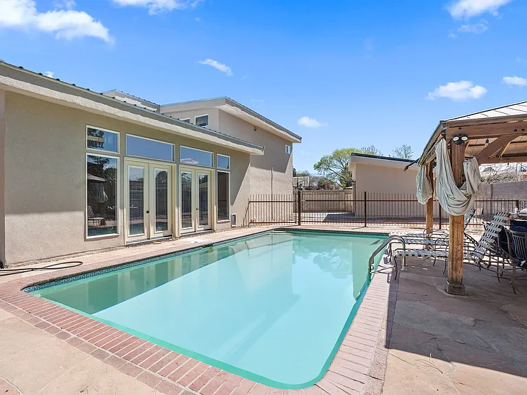 7508 Osuna Rd NE — Photo 13