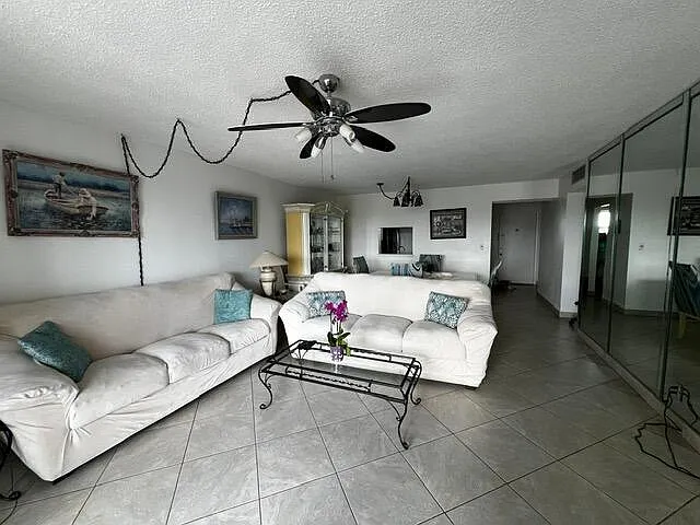 1001 NE 14th Ave #701 — Photo 13