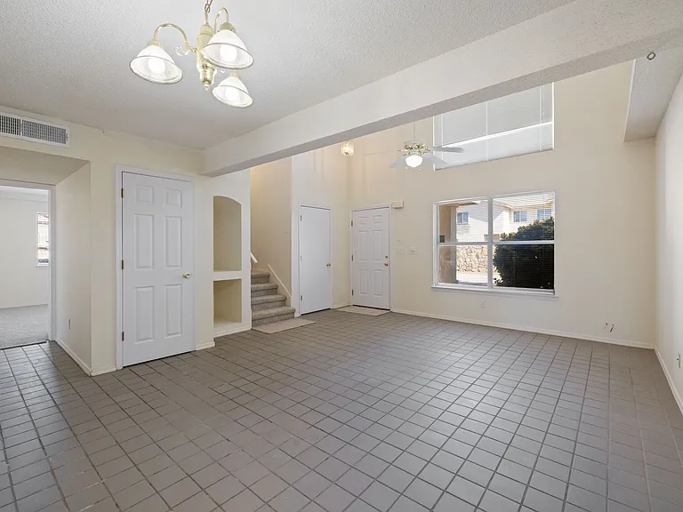 2987 Tierra Cortez Ave #B — Photo 3