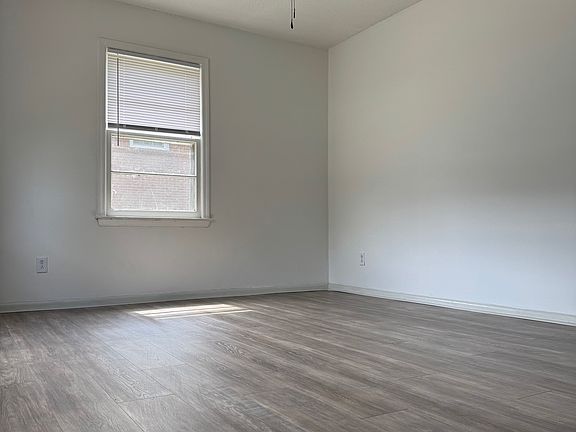 4th image of 1813 Ashcraft Ave
