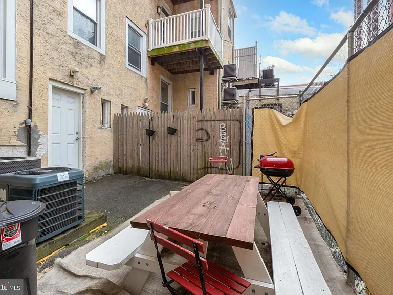 1341 Lombard St #2 — Photo 24