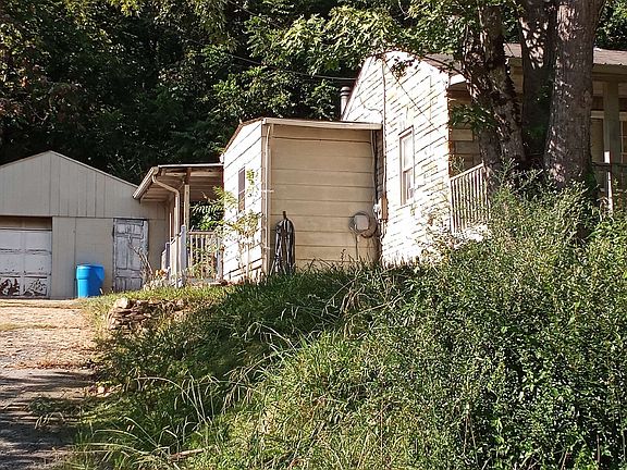 3rd image of 187 Spring Hollow Rd