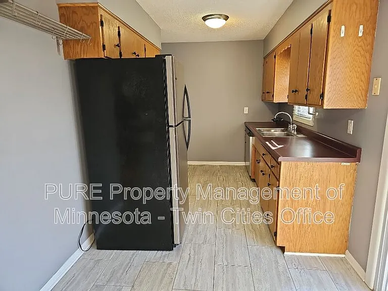 1617 Flag Ave N — Photo 3