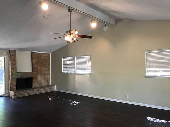 3rd image of 3224 Coral Rock Ln