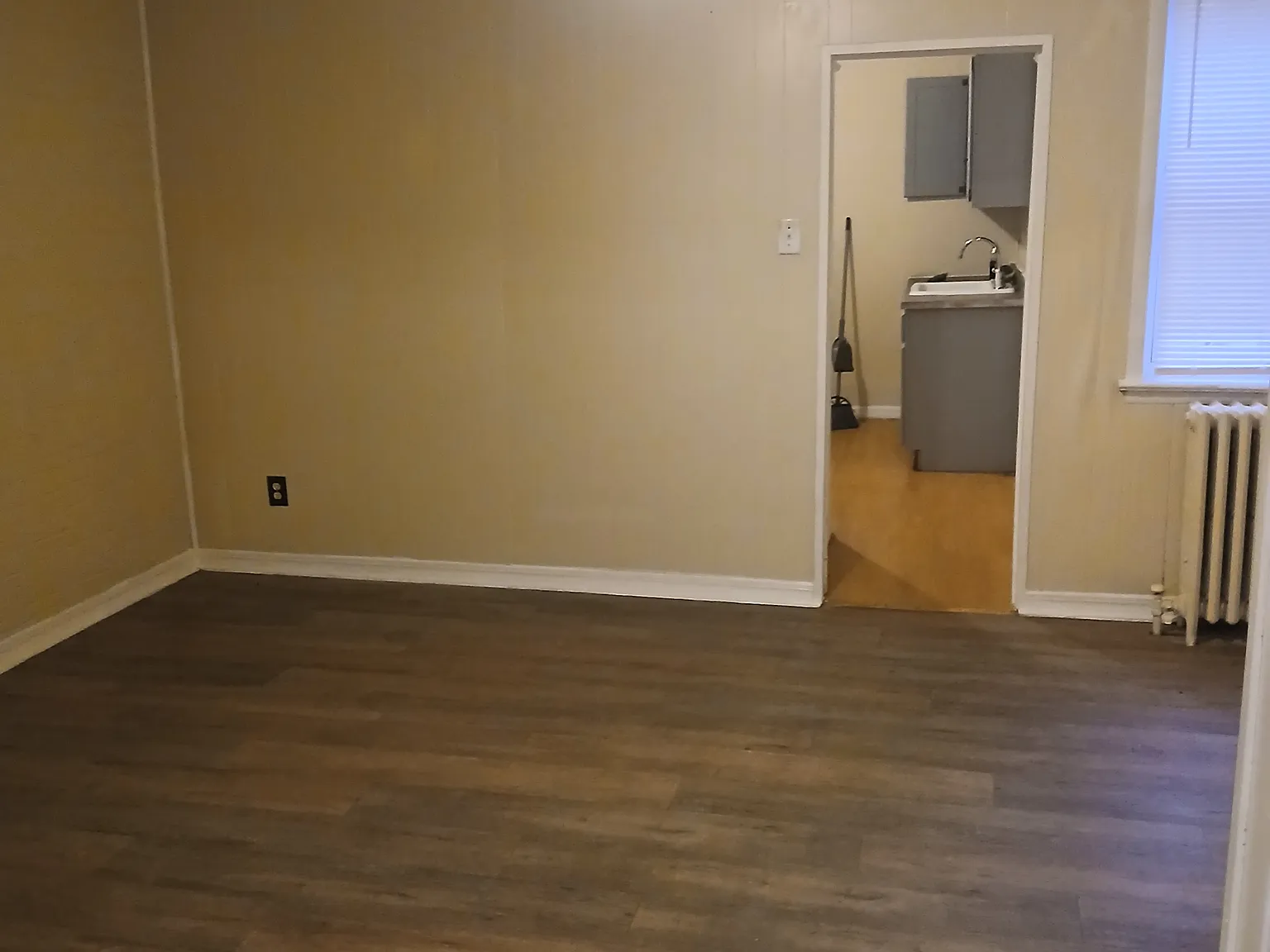 3 bed, 1254 sqft, $2,200 — Photo 3