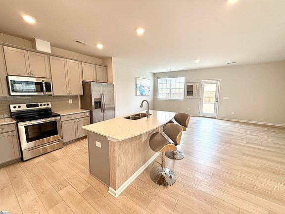 3rd image of 270 E Compass Way
