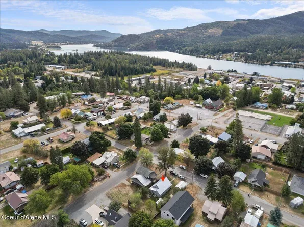 365 E Jefferson Ave, Priest River, ID 83856