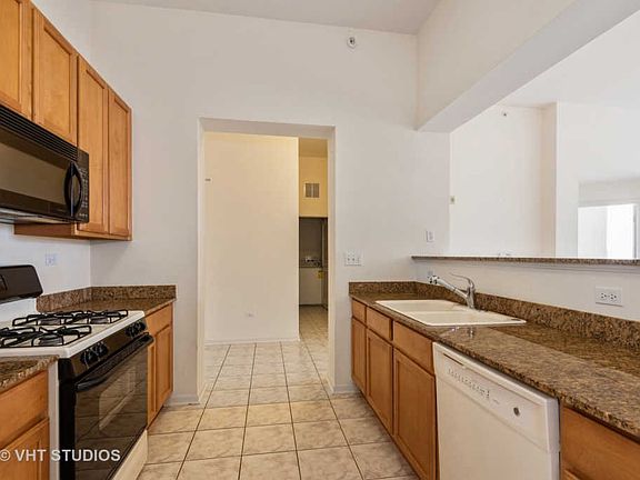 4th image of 1914 Farnsworth Ln Unit 308