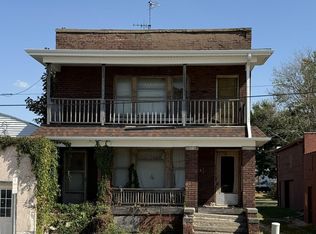 39 S Chambers St, Galesburg, IL 61401